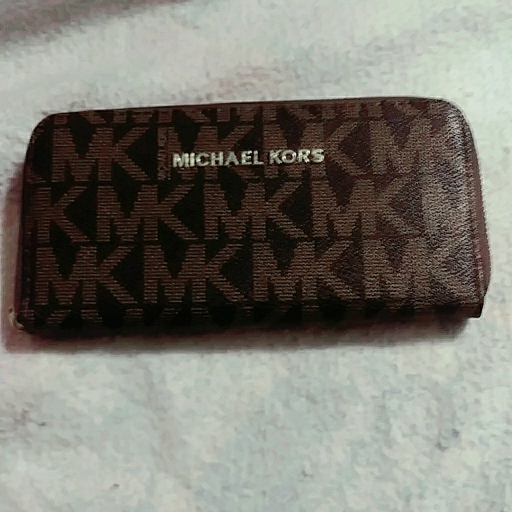 Michael kors wallet